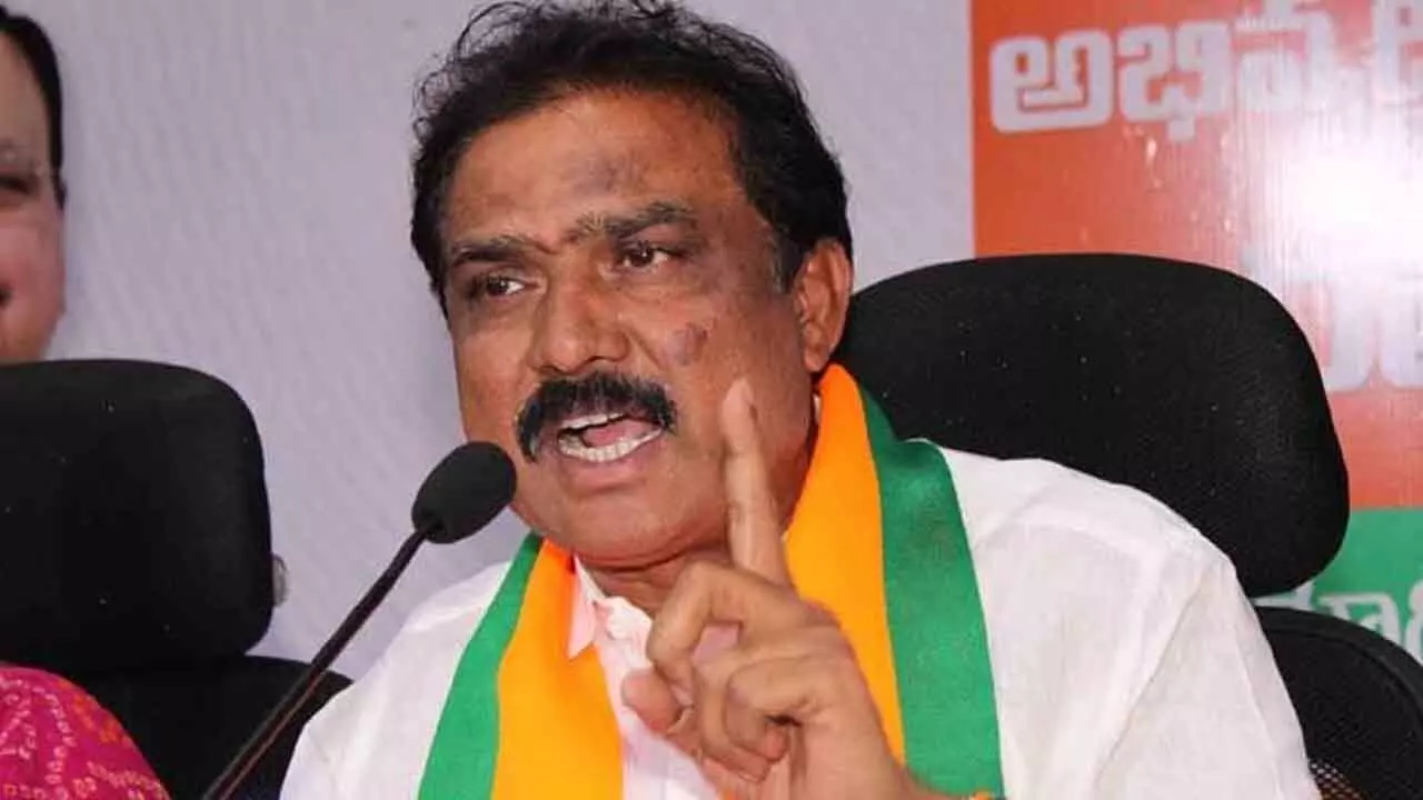 BJP MLA Payal Shankar : సీఎం వద్దనే హోంశాఖ ఉంది.. రాష్ట్రంలో శాంతిభద్రతలు అదుపులో లేవు BJP MLA Payal Shankar : సీఎం వద్దనే హోంశాఖ ఉంది.. రాష్ట్రంలో శాంతిభద్రతలు అదుపులో లేవు