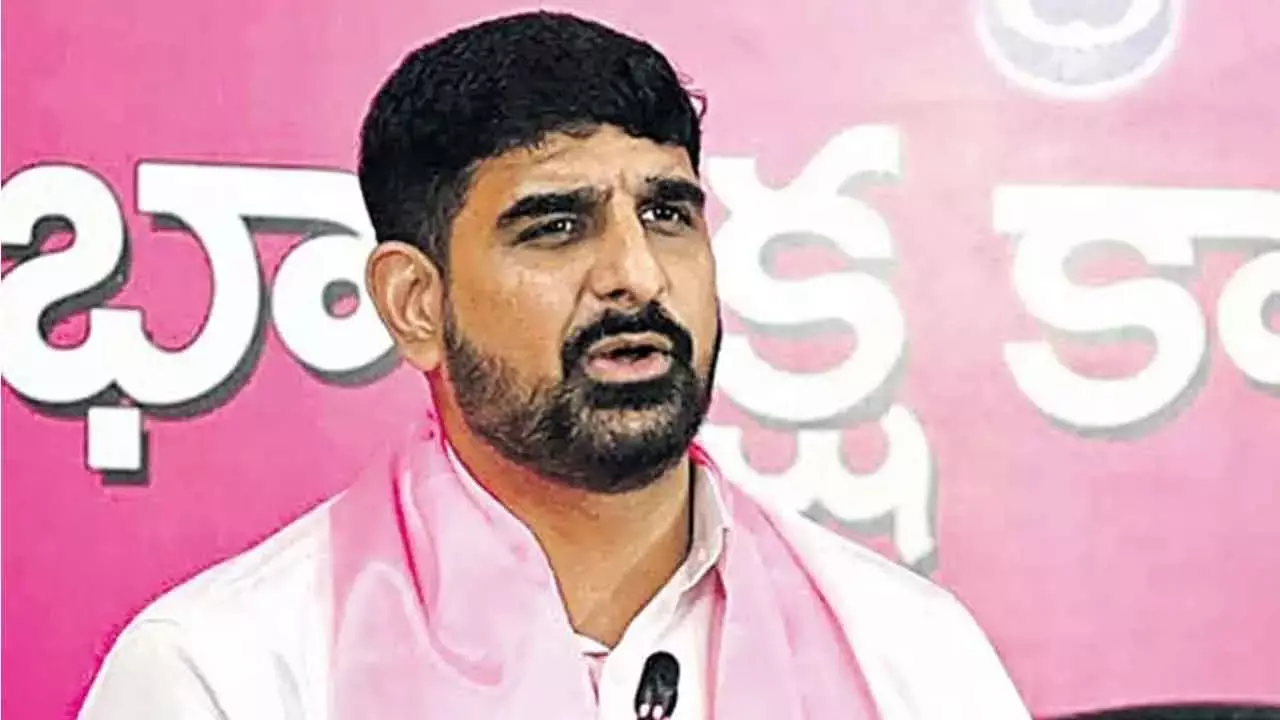 MLA Kaushik Reddy : ఎమ్మెల్యే పాడి కౌశిక్ రెడ్డిపై కొత్త చట్టం కింద కేసు MLA Kaushik Reddy : ఎమ్మెల్యే పాడి కౌశిక్ రెడ్డిపై కొత్త చట్టం కింద కేసు