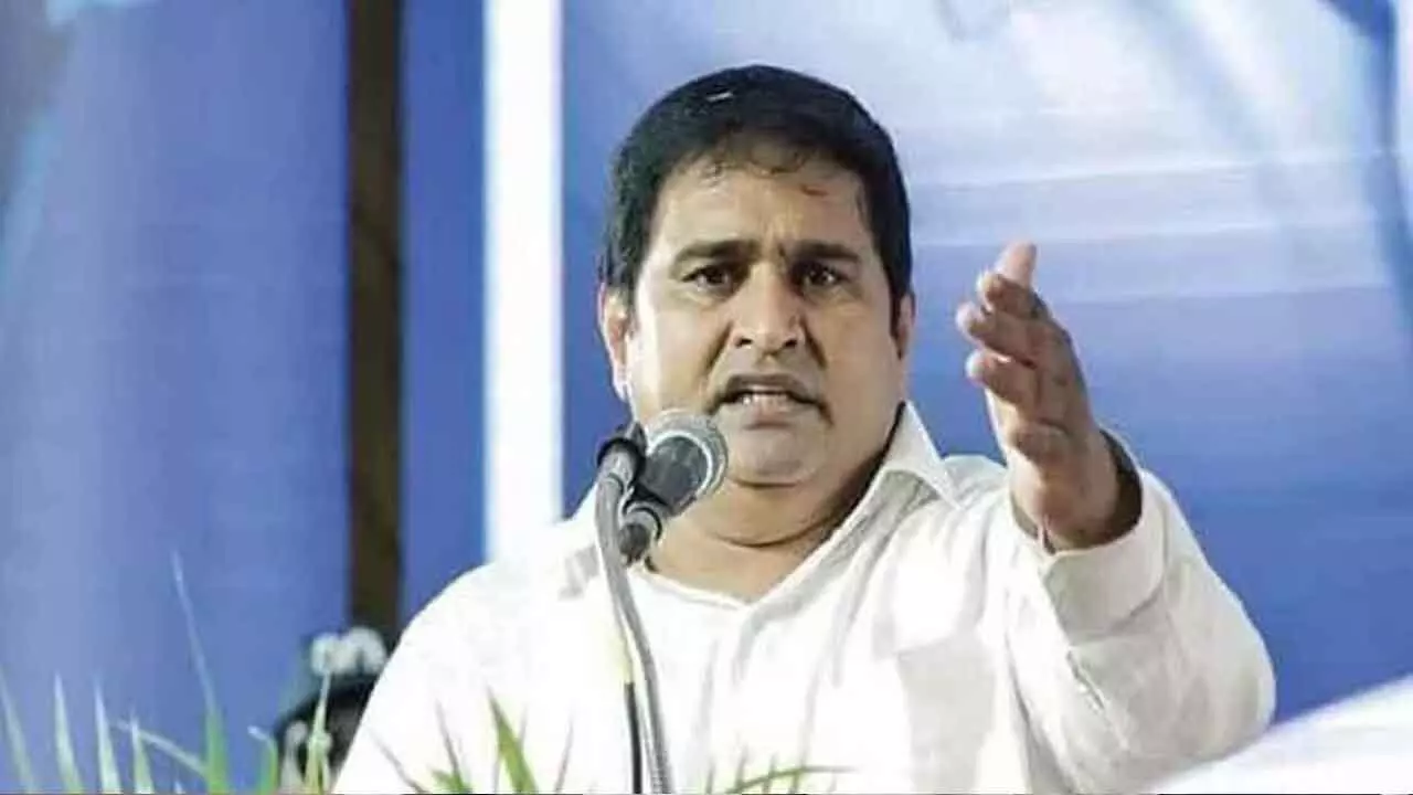 Tamil Nadu BSP chief Armstrong Murder : హత్యకు గురైన ఆ గ్యాంగ్స్టర్ తమ్ముడే ఆర్మ్స్ట్రాంగ్ను చంపాడట..! Tamil Nadu BSP chief Armstrong Murder : హత్యకు గురైన ఆ గ్యాంగ్స్టర్ తమ్ముడే ఆర్మ్స్ట్రాంగ్ను చంపాడట..!