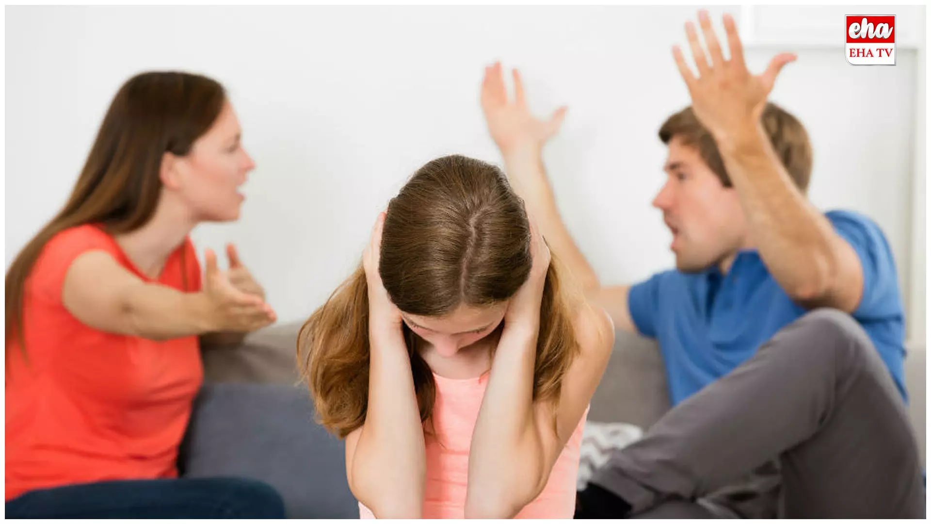Parenting Tips: పిల్లల ముందు తల్లీతండ్రులు చేయకూడని 4 పనులు Parenting Tips: పిల్లల ముందు తల్లీతండ్రులు చేయకూడని 4 పనులు