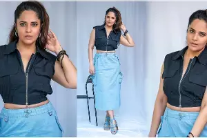 Anasuya Bharadwaj : కళ్లతోనే కవ్విస్తోన్న అనసూయ Anasuya Bharadwaj : కళ్లతోనే కవ్విస్తోన్న అనసూయ