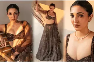 Neha Shetty : అందాలు ఆరబోస్తున్న నేహా శెట్టి Neha Shetty : అందాలు ఆరబోస్తున్న నేహా శెట్టి