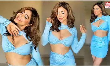Kangana Sharma : ఎద అందాలతో.. మతి పోగొడుతున్న కంగనా శర్మ.! Kangana Sharma : ఎద అందాలతో.. మతి పోగొడుతున్న కంగనా శర్మ.!