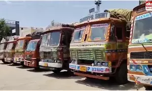 Police seized 7 lorries : బోనస్ డబ్బులు..ఏపీ నుంచి తెలంగాణకు ధాన్యం అక్రమ రవాణా.! Police seized 7 lorries : బోనస్ డబ్బులు..ఏపీ నుంచి తెలంగాణకు ధాన్యం అక్రమ రవాణా.!
