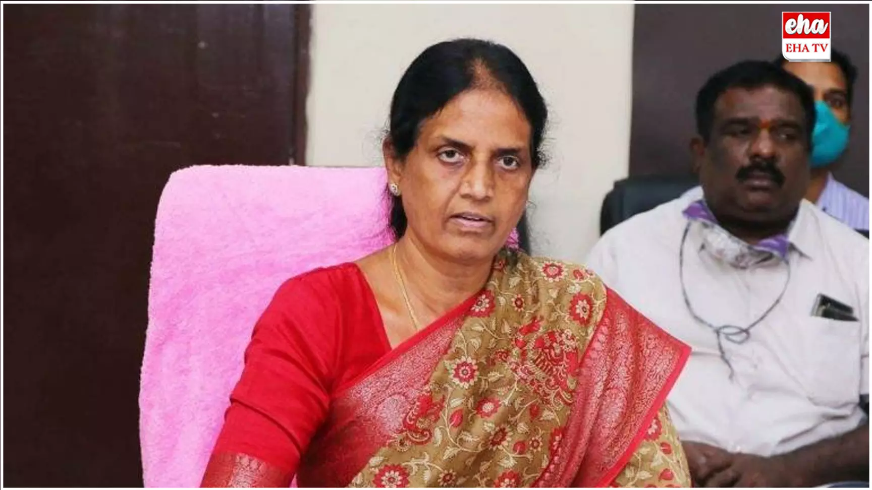 Sabitha Indra Reddy : సబితారెడ్డికి క్లీన్ చీట్.. కాంగ్రెస్ పార్టీకి షాక్..! Sabitha Indra Reddy : సబితారెడ్డికి క్లీన్ చీట్.. కాంగ్రెస్ పార్టీకి షాక్..!