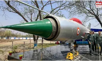 Indian Army : పాక్ మిస్సైల్ను గాల్లోనే లేపేసిన భారత సైన్యం..! Indian Army : పాక్ మిస్సైల్ను గాల్లోనే లేపేసిన భారత సైన్యం..!
