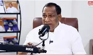Mallareddy : నాకున్నంత భూమి ఎవరికీ లేదు.. 500 ఏండ్లు కుసోని తినొచ్చు.. అయినా 300 గజాల ఇంట్లనే Mallareddy : నాకున్నంత భూమి ఎవరికీ లేదు.. 500 ఏండ్లు కుసోని తినొచ్చు.. అయినా 300 గజాల ఇంట్లనే