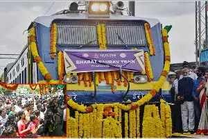Indian Railways : తీర్థయాత్రలకు వెళ్లే వారికి రైల్వే శాఖ బంపర్ ఆఫర్..! Indian Railways : తీర్థయాత్రలకు వెళ్లే వారికి రైల్వే శాఖ బంపర్ ఆఫర్..!