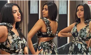 Shivani Rajasekhar : స్టన్నింగ్ లుక్స్తో మైమరిపిస్తున్న శివాని రాజశేఖర్..! Shivani Rajasekhar : స్టన్నింగ్ లుక్స్తో మైమరిపిస్తున్న శివాని రాజశేఖర్..!