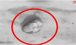 Crime News : మహిళ వేలు కొరికేసిన చిట్టీ నిర్వాహకుడు.. ఊడి కిందపడ్డ మహిళ వేలు Crime News : మహిళ వేలు కొరికేసిన చిట్టీ నిర్వాహకుడు.. ఊడి కిందపడ్డ మహిళ వేలు