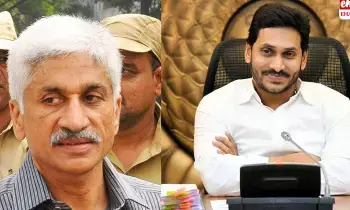 విజయసాయిరెడ్డి చంద్రబాబుకు లొంగిపోయాడు: జగన్ విజయసాయిరెడ్డి చంద్రబాబుకు లొంగిపోయాడు: జగన్