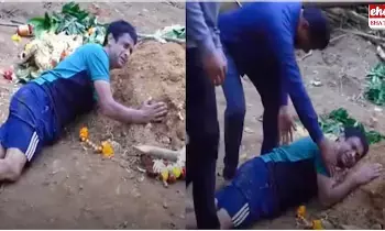 Bengaluru Stampede :  100 కోట్ల ఆస్తి కూడ పెట్టా.. లేచి రా బిడ్డా.. కొడుకు సమాధిపై కుప్పకూలిన తండ్రి..! Bengaluru Stampede :  100 కోట్ల ఆస్తి కూడ పెట్టా.. లేచి రా బిడ్డా.. కొడుకు సమాధిపై కుప్పకూలిన తండ్రి..!