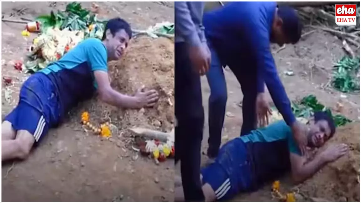 Bengaluru Stampede : 100 కోట్ల ఆస్తి కూడ పెట్టా.. లేచి రా బిడ్డా.. కొడుకు సమాధిపై కుప్పకూలిన తండ్రి..! Bengaluru Stampede : 100 కోట్ల ఆస్తి కూడ పెట్టా.. లేచి రా బిడ్డా.. కొడుకు సమాధిపై కుప్పకూలిన తండ్రి..!