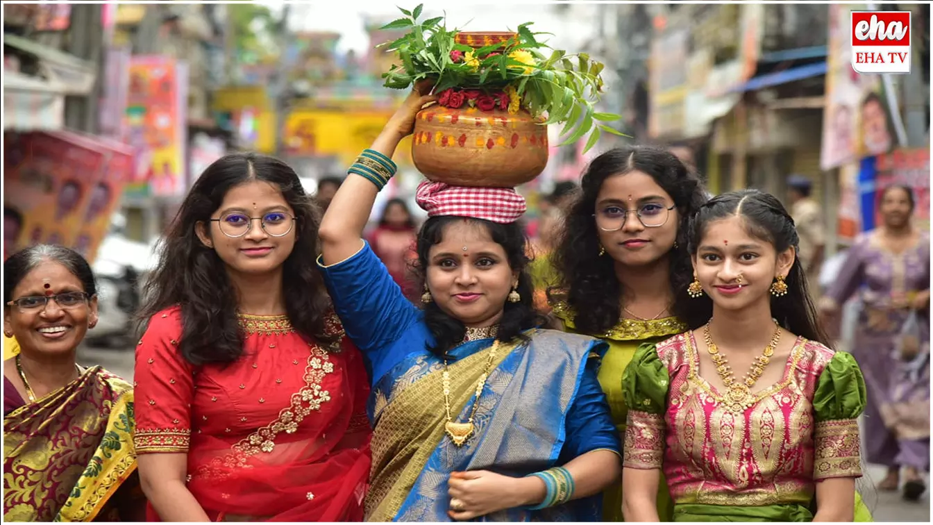 Ashada Masam 2025 : నేటి నుండి ఆషాఢమాసం ప్రారంభం , ఆషాఢమాసం విశిష్టత గురించి తెలుసుకుందాం.... Ashada Masam 2025 : నేటి నుండి ఆషాఢమాసం ప్రారంభం , ఆషాఢమాసం విశిష్టత గురించి తెలుసుకుందాం....