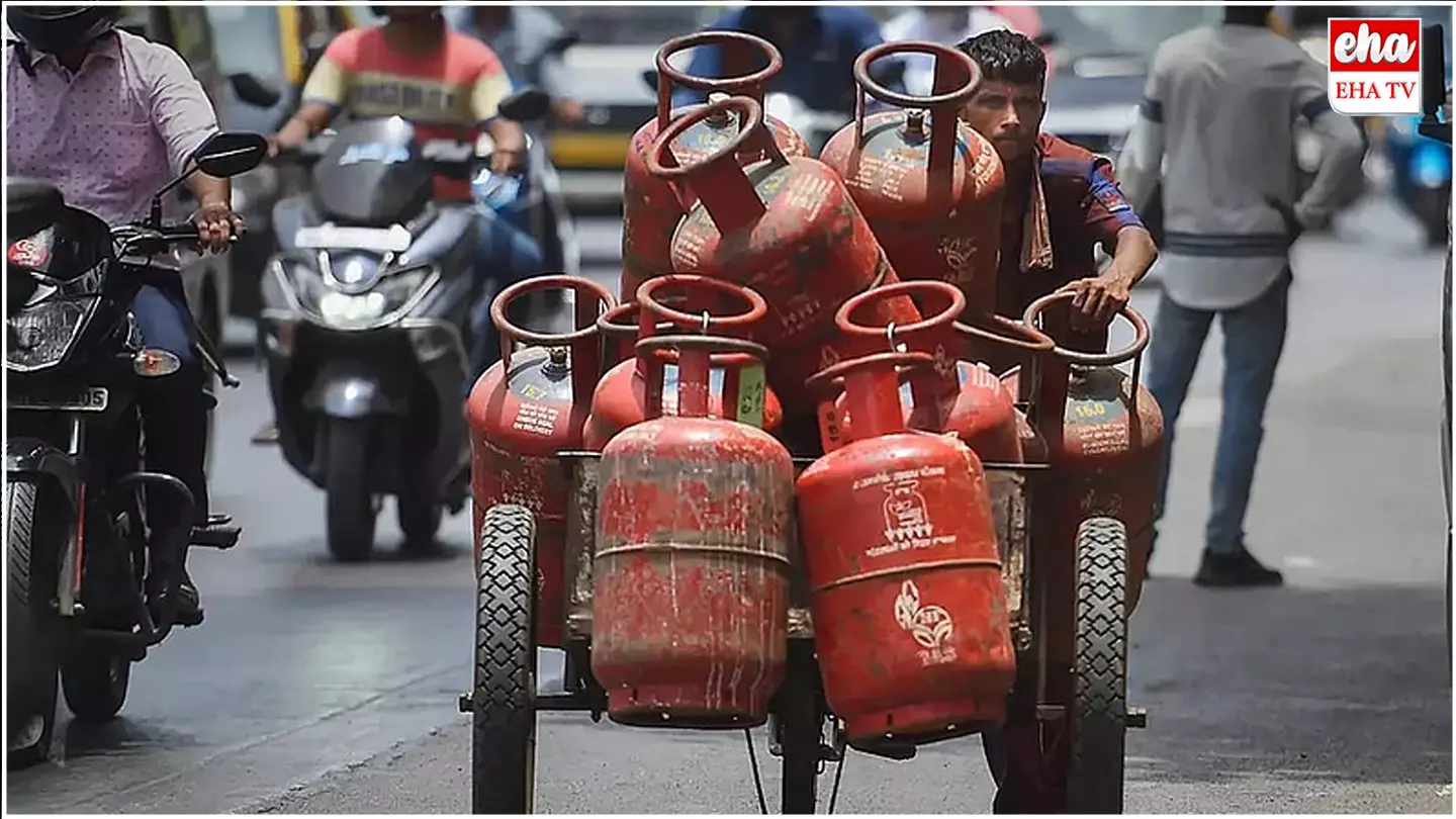LPG Cylinder Prices :  భారీగా తగ్గిన గ్యాస్ సిలిండర్ ధరలు..అమలు ఎప్పుడంటే..?