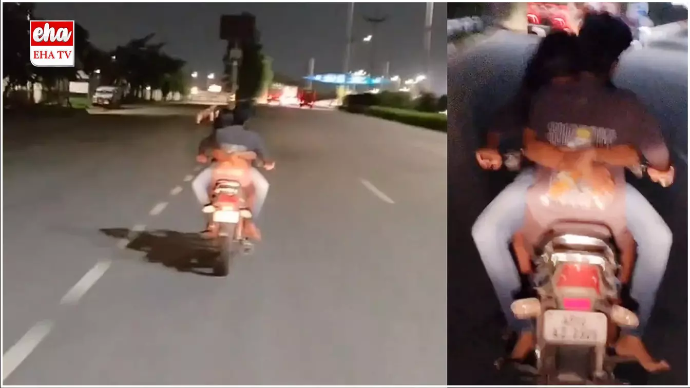 Hyderabad : హైదరాబాద్లో నడిరోడ్డుపై రొమాన్స్తో రెచ్చిపోయిన ప్రేమ జంట Hyderabad : హైదరాబాద్లో నడిరోడ్డుపై రొమాన్స్తో రెచ్చిపోయిన ప్రేమ జంట