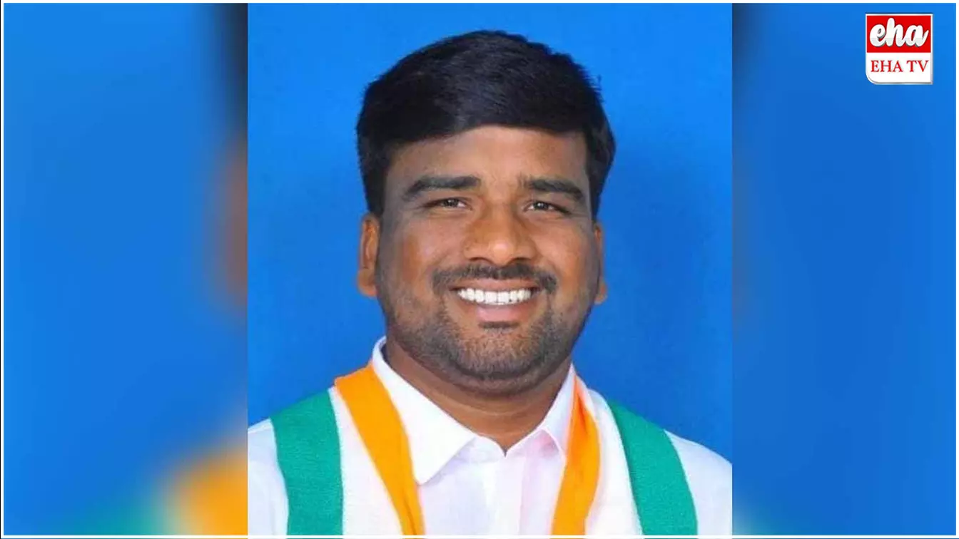 Congress SC Cell Leader : హస్తం పార్టీ నేత వెనుక టీడీపీ ఎమ్మెల్యే కుమారుడి హస్తం..! Congress SC Cell Leader : హస్తం పార్టీ నేత వెనుక టీడీపీ ఎమ్మెల్యే కుమారుడి హస్తం..!