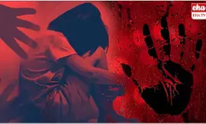 Crime News : 40 ఏళ్లు అంకుల్తో 16 ఏళ్ల యువతి ప్రేమ.. పోలీస్స్టేషన్పై నుంచి దూకి..! Crime News : 40 ఏళ్లు అంకుల్తో 16 ఏళ్ల యువతి ప్రేమ.. పోలీస్స్టేషన్పై నుంచి దూకి..!