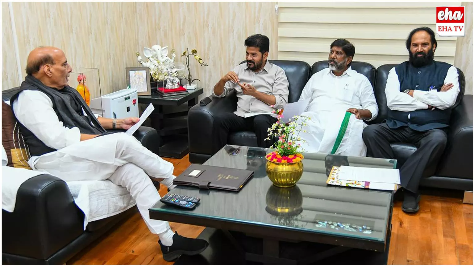 CM Revanth Reddy : గాంధీ సరోవర్ ప్రాజెక్టుకు రక్షణ శాఖ భూములు: కేంద్రానికి రేవంత్రెడ్డి వినతి CM Revanth Reddy : గాంధీ సరోవర్ ప్రాజెక్టుకు రక్షణ శాఖ భూములు: కేంద్రానికి రేవంత్రెడ్డి వినతి