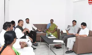 Cast Sensus: బీసీల కులగణనలో దేశానికే రోల్ మోడల్ గా తెలంగాణ: పొంగులేటి Cast Sensus: బీసీల కులగణనలో దేశానికే రోల్ మోడల్ గా తెలంగాణ: పొంగులేటి