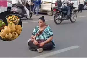 Pani Puri Price Hike : పానీపూరి కోసం రోడ్డుకు అడ్డంగా కూర్చొని.. గుక్కపట్టి ఏడ్చి..! Pani Puri Price Hike : పానీపూరి కోసం రోడ్డుకు అడ్డంగా కూర్చొని.. గుక్కపట్టి ఏడ్చి..!