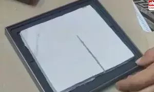 Amazon Order: 2 లక్షల ఫోన్ ఆర్డర్ పెడితే.. నెత్తి పగలగొట్టుకునేందుకు రాయి పంపిన అమెజాన్..! Amazon Order: 2 లక్షల ఫోన్ ఆర్డర్ పెడితే.. నెత్తి పగలగొట్టుకునేందుకు రాయి పంపిన అమెజాన్..!