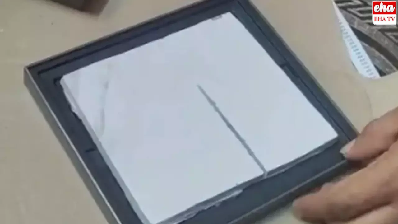 Amazon Order: 2 లక్షల ఫోన్ ఆర్డర్ పెడితే.. నెత్తి పగలగొట్టుకునేందుకు రాయి పంపిన అమెజాన్..! Amazon Order: 2 లక్షల ఫోన్ ఆర్డర్ పెడితే.. నెత్తి పగలగొట్టుకునేందుకు రాయి పంపిన అమెజాన్..!