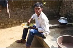 Chhathigaht News  : కొడుకు అంత్యక్రియలు చేశారు.. ఇంటికొచ్చేసరికి క్షేమంగా కనిపించాడు..!