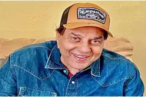 Bollywood Actor Dharmendra :  లెజెండరీ యాక్టర్ ధర్మేంద్ర కన్నుమూత