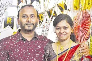 Very Painfull Incident: శంషాబాద్లో తీవ్ర విషాదం.. కడుపులో కవలలు మృతి.. ! భార్య మరణం తట్టుకోలేక భర్త సూసైడ్..! Very Painfull Incident: శంషాబాద్లో తీవ్ర విషాదం.. కడుపులో కవలలు మృతి.. ! భార్య మరణం తట్టుకోలేక భర్త సూసైడ్..!