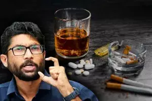 MLA Jignesh Mevani : గుజరాత్లో మద్యం, డ్రగ్స్.. ఐపీఎస్లు, రాజకీయనాయకులదే కీలక పాత్ర MLA Jignesh Mevani : గుజరాత్లో మద్యం, డ్రగ్స్.. ఐపీఎస్లు, రాజకీయనాయకులదే కీలక పాత్ర