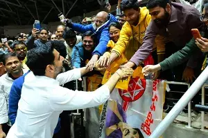 TDP vs YCP Social Media Battle : డల్లాస్ టూర్.. KTR vs Lokesh.. టీడీపీ సోషల్ మీడియా వర్సెస్ వైసీపీ సోషల్ మీడియా..! TDP vs YCP Social Media Battle : డల్లాస్ టూర్.. KTR vs Lokesh.. టీడీపీ సోషల్ మీడియా వర్సెస్ వైసీపీ సోషల్ మీడియా..!