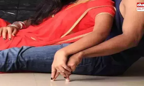 Extramarital Affair : ప్రియుడిని పిలిపించుకున్న వివాహిత.. మామకు రెడ్ హ్యాండెడ్గా.. భర్త రియాక్షన్ తో షాక్..! Extramarital Affair : ప్రియుడిని పిలిపించుకున్న వివాహిత.. మామకు రెడ్ హ్యాండెడ్గా.. భర్త రియాక్షన్ తో షాక్..!