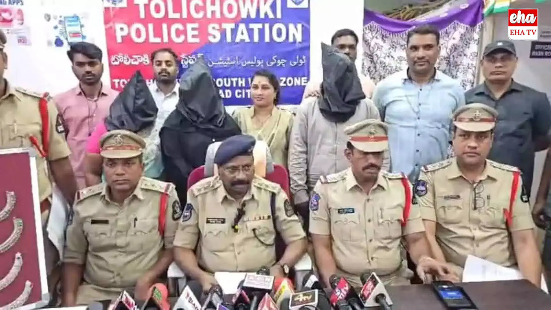 Telangana : దొంగలించి.. దొరికిపోతానన్న భయంతో బంగారం వదిలి వెళ్లిన దొంగ..! Telangana : దొంగలించి.. దొరికిపోతానన్న భయంతో బంగారం వదిలి వెళ్లిన దొంగ..!