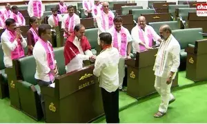 KCR–Revanth Reddy Shake Hands : అసెంబ్లీలో KCR-రేవంత్ కరచాలనం.. ట్రోల్స్పై KTR సంచలన ట్వీట్..! KCR–Revanth Reddy Shake Hands : అసెంబ్లీలో KCR-రేవంత్ కరచాలనం.. ట్రోల్స్పై KTR సంచలన ట్వీట్..!