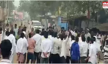 TDP vs YSRCP :  న్యూ ఇయర్ వేడుకల్లో టీడీపీ VS వైసీపీ : అనంతపురం జిల్లాలో రాళ్ల దాడి