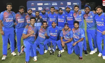 BCCI strong warning: భారత క్రికెటర్లకు బీసీసీఐ స్ట్రాంగ్‌ వార్నింగ్...!