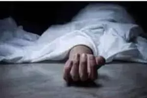 Love at an early age: తెలిసీ తెలియని వయసులో ప్రేమ.. తల్లిదండ్రులు మందలించారని బాలిక ఏంచేసిందంటే..!