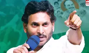 Jagans key announcement: పాదయాత్రపై జగన్‌ కీలక ప్రకటన.. ఏడాదిన్నర పాటు పాదయాత్ర..!