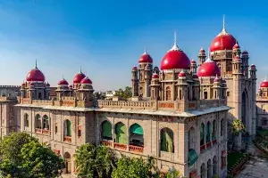 High Court shocks private colleges: ప్రైవేట్‌ కాలేజీలకు హైకోర్టు షాక్..! బకాయిలు ఎందుకు ఇయ్యలేదని సర్కార్‌కు ప్రశ్న..!