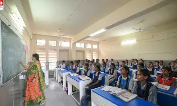 Telangana schools; తెలంగాణ స్కూళ్లకు ఈ వారంలో 4 రోజులు సెలవులు..!