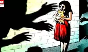 Vijayawada Gril: చిన్నారిపై కన్న తండ్రి ఓ వైపు, మేనమామ మరోవైపు... లైంగిక వేధింపులు భరించలేక బాలిక..!