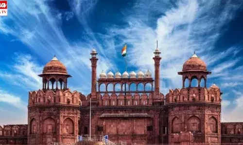 Lashkar-e-Taiba: ఢిల్లీ ఎర్రకోట వద్ద పేలుళ్లకు లష్కరే కుట్ర! Lashkar-e-Taiba: ఢిల్లీ ఎర్రకోట వద్ద పేలుళ్లకు లష్కరే కుట్ర!