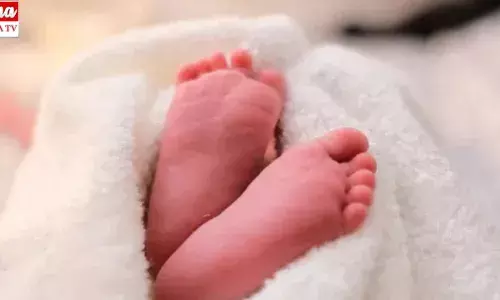 10th Class Student: పదో తరగతి పరీక్ష రాస్తుండగా ప్రసవించిన విద్యార్థిని..!