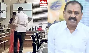 TTD చైర్మన్ రాసలీలలు.. వెంటనే తొలగించాలంటున్న భూమన..! TTD చైర్మన్ రాసలీలలు.. వెంటనే తొలగించాలంటున్న భూమన..!